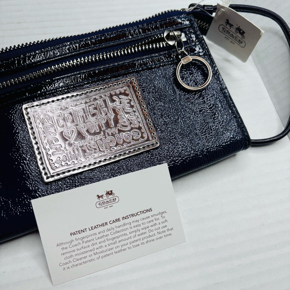 New COACH Poppy Purple Patent Leather Wristlet Wallet